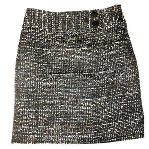 Ann Taylor skirt made with wool size 4 NWOT
